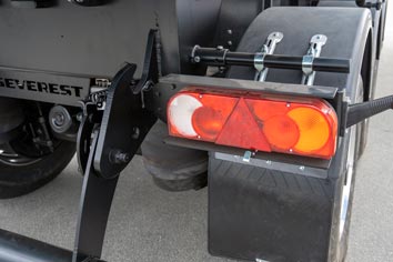 Складное заднее защитное устройство