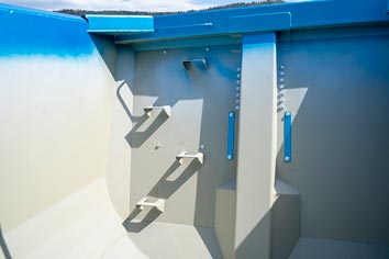 Ступени внутри кузова