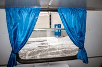 Окно со шторкой