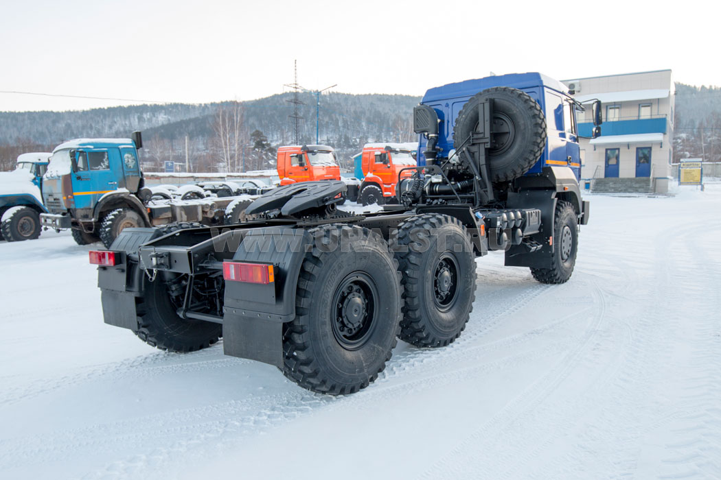 Седельный тягач Урал 63704-0111-01Е5