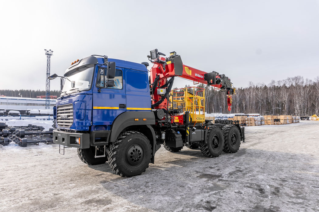 Седельный тягач с КМУ ИТ-200 (тросовый, люлькой) УСТ 5453 Урал 44202-82Е5 