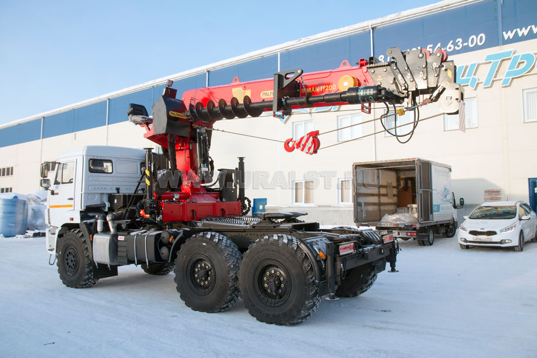 Седельный тягач Камаз 43118-50 с краном-манипулятором ИТ-200