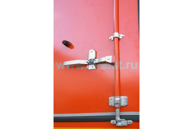 Замок запирания задних распашных створок