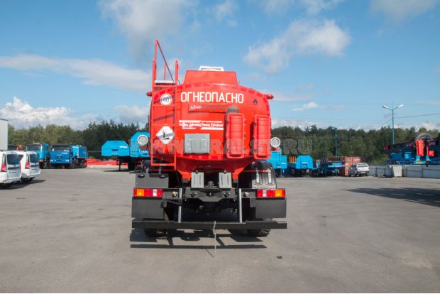 Автотопливозаправщик АТЗ-11-2Б УСТ-5453