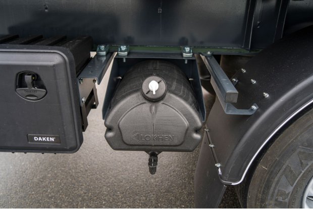 Умывальник с дозатором под жидкое мыло