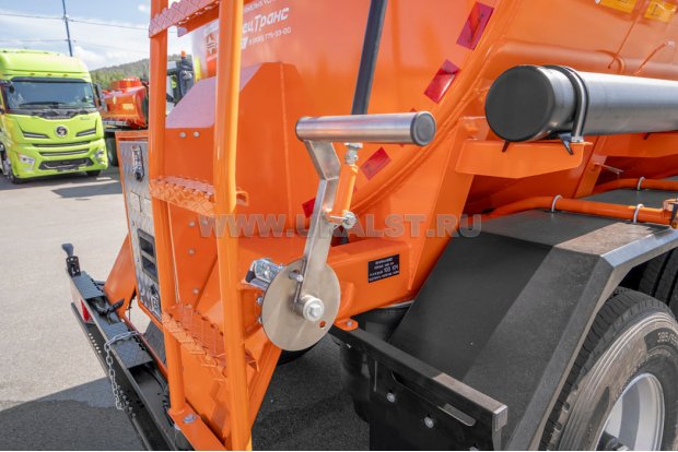 Механизм поднимания/опускания поручня