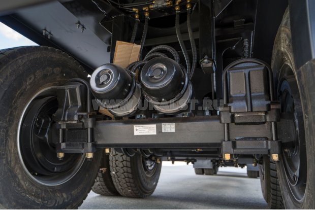 Рессорно-балансирная подвеска без реактивных штанг с осями УСТ