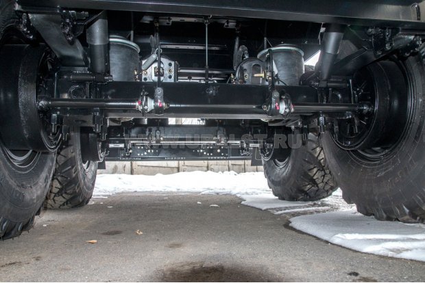 Подвеска бортового полуприцепа