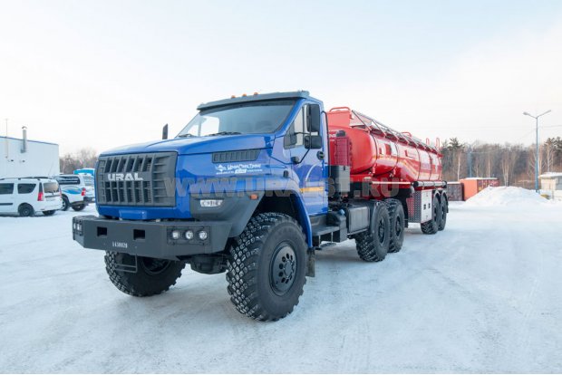 Полуприцеп цистерна нефтевоз ППЦН 20-21-2Н ПТ УСТ 9465 рамная, насос