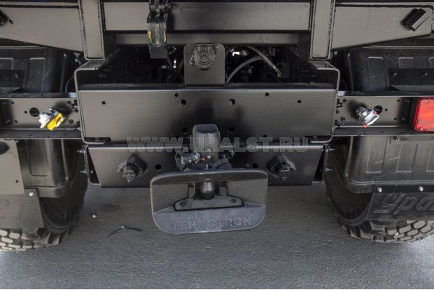 Заднее сцепное устройство