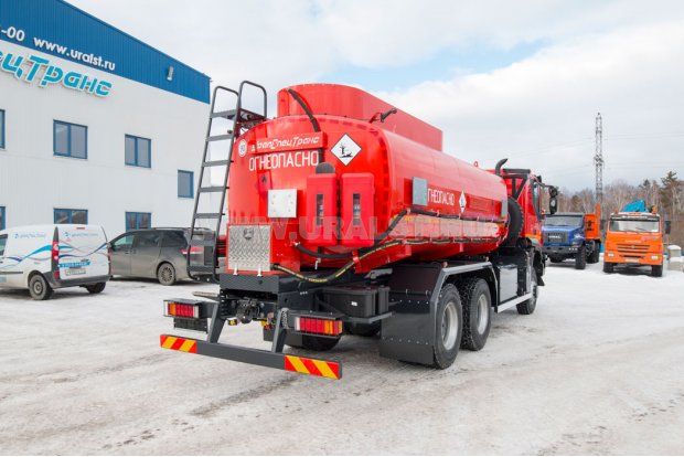 Автотопливозаправщик АТЗ-18-2 IVECO-AMT TRAKKER AD380T45W 4300 ММ, задний УВТ