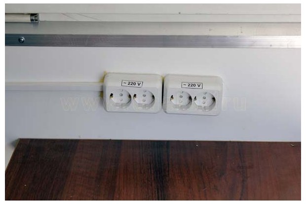 Мобильная ремонтная мастерская. Розетка двойная 220В