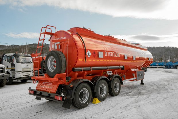 Полуприцеп цистерна для ГСМ (бензовозы) безрамная для вездеходов ППЦ 40К-32-4