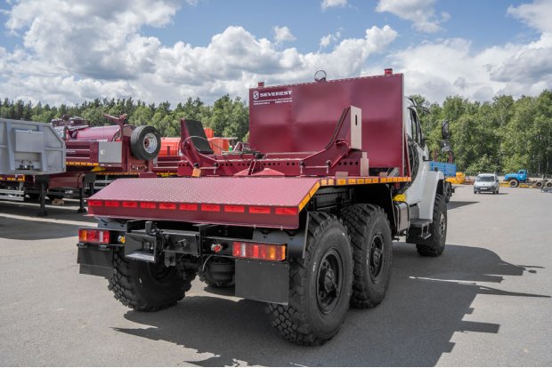 Трубовозный и плетевозный тягач ТПВ УСТ 5453 Урал NEXT 5557-72