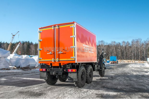 Автомобиль для перевозки взрывчатых веществ