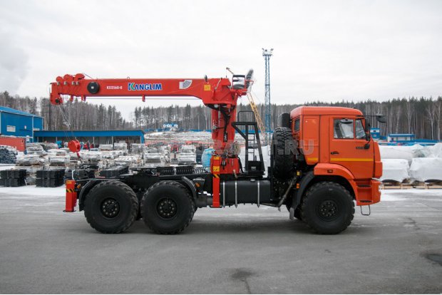 Седельный тягач Камаз 53504-46 с КМУ KANGLIM