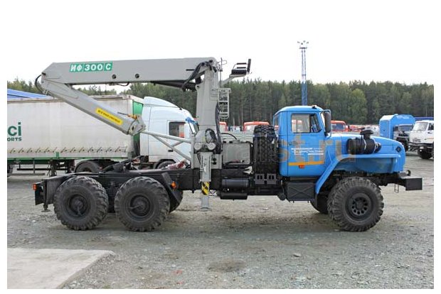 Седельный тягач с КМУ ИФ-300