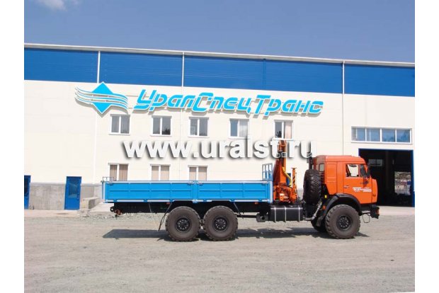 Бортовой автомобиль КамАЗ с КМУ-90