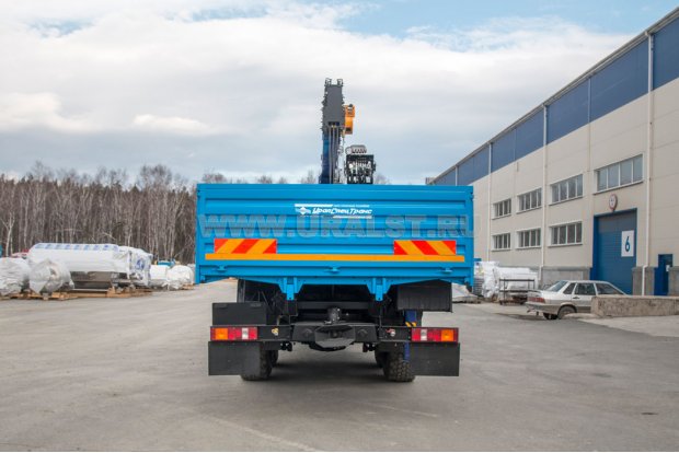 Автомобиль бортовой Урал-4320-NEXT с краном-манипулятором DongYang SS1926