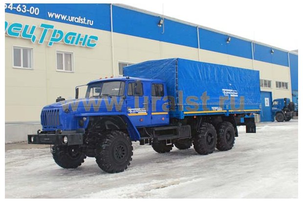 Урал бортовой с тентом, сдвоенная кабина