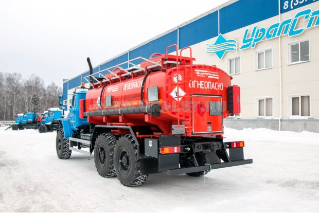 Автотопливозаправщик АТЗ-11-2 УСТ-5453 на шасси Урал 4320-1912-72М