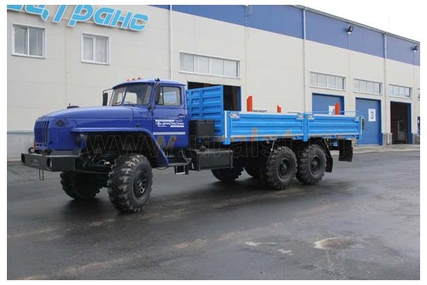 Бортовой Урал с кониками