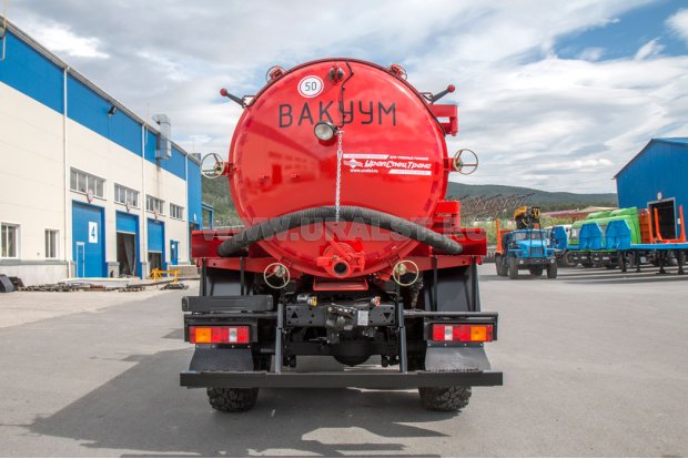 Автоцистерна вакуумная МВ-10-ОД КО УСТ-5453