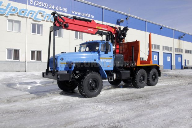 Лесовозный тягач с гидроманипулятором Epsilon