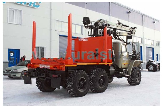 Лесовоз Урал с гидроманипулятором