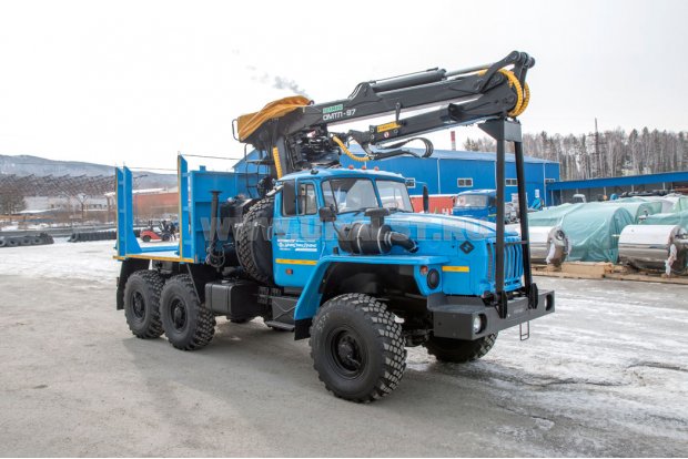 Автомобиль-тягач хлыстотовоз УСТ-5453 с ГМ ОМТЛ-97