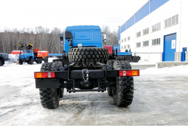 Шасси автомобиля Урал 63701М-1951