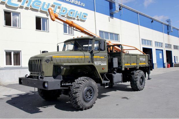 Бурильно-сваебойная машина на шасси Урал 43206-41