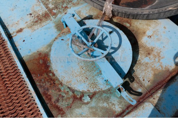 Горловина цистерны