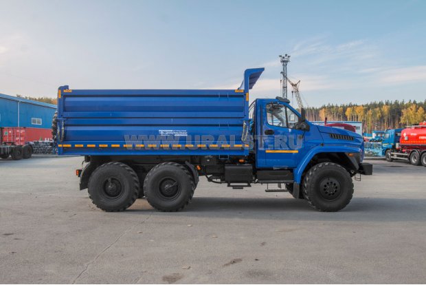 Самосвал Урал сельхозник
