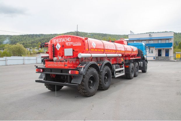 Полуприцеп цистерна нефтевоз