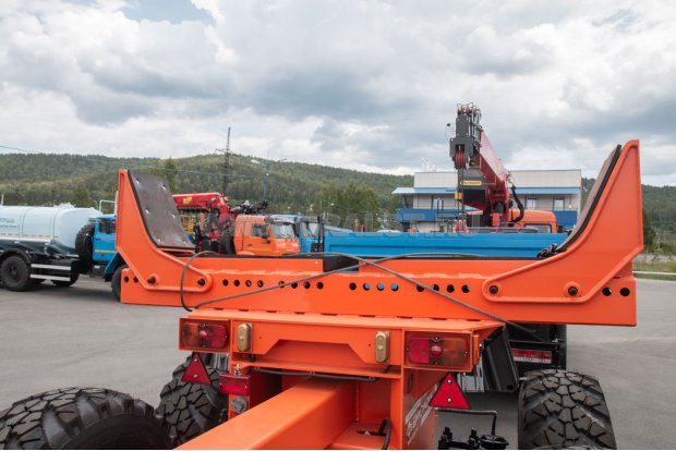 Прицеп-роспуск трубовозный ПРТ 11-12 с телескопическим дышлом