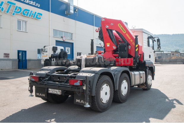 Тягач MAN c КМУ ИМ 320D