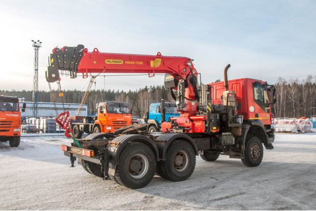 Седельный тягач IVECO-AMT с КМУ ИТ-200