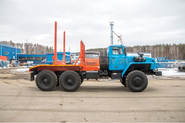 Лесовоз УСТ 54538D Урал М 5557-1112-72Е5
