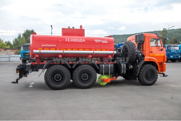 Машина комбинированная уборочная ВМКД-12 (АЦВ-10) Камаз 43118, щетка, поливомоечные рейки