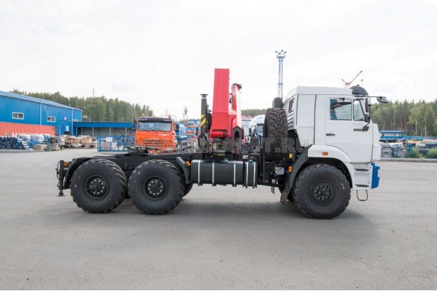 Седельный тягач с КМУ ИМ-320 УСТ 5453 Камаз 43118 сп.м.