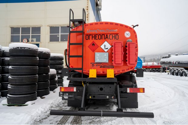 Лестница на площадку обслуживания