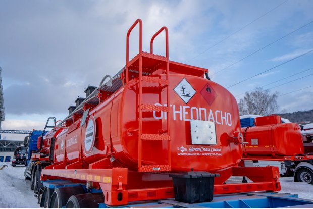 Лестница на площадку обслуживания