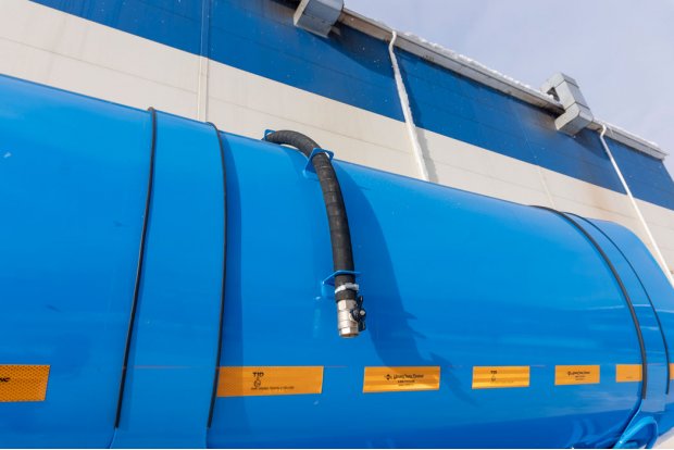 Шланг слива их экологического короба