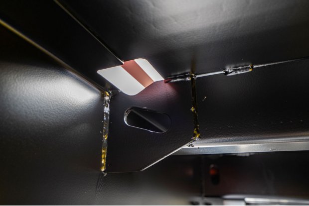 Проушины с петлями для увязки груза