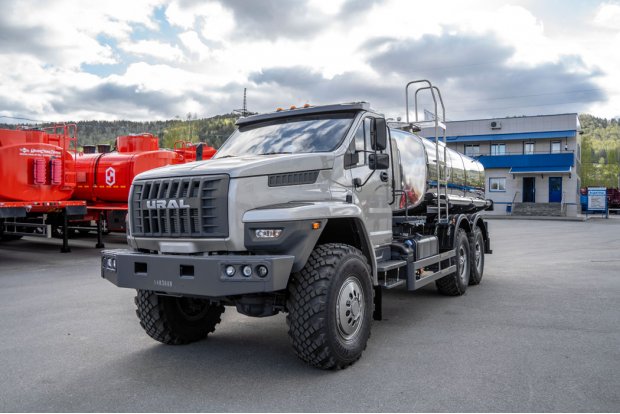 Автоцистерны для питьевой воды  АЦПТ-10НО УСТ 5453 Урал NEXT 4320-6951-74 насос, обогрев, нерж/нерж