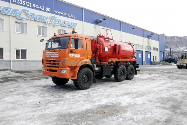 Автоцистерна нефтепромысловая АКН-10