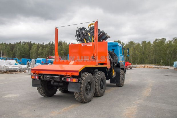 Лесовозный тягач Урал 44202 с ГМ ОМТЛ-120-02 УСТ-5453