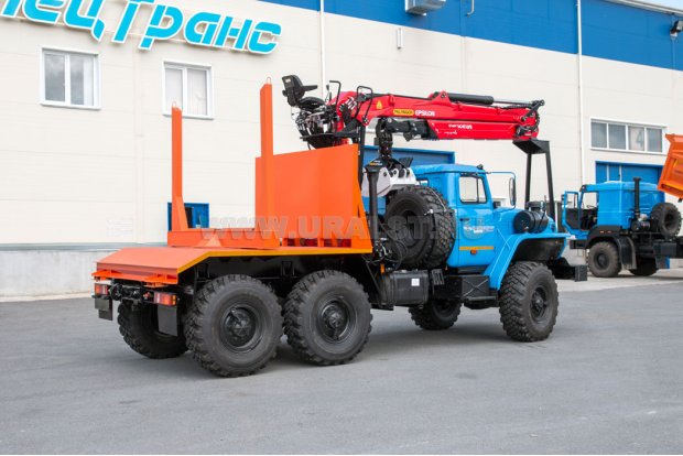 Хлыстовоз Урал УСТ-5453 с гидроманипулятором Epsilon M130L97