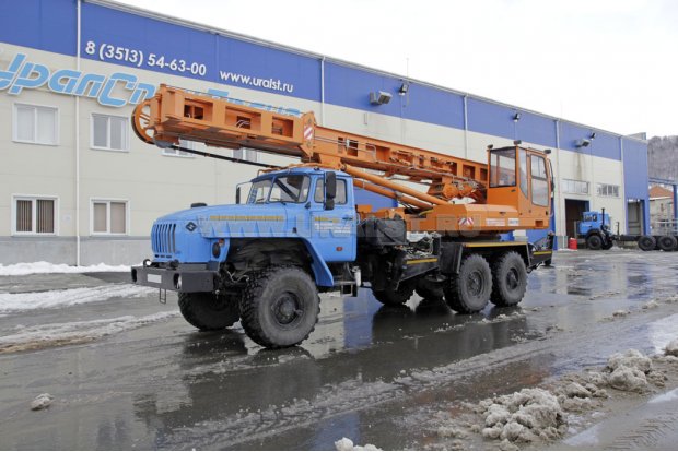 Бурильно-сваебойная машина БКМ-811М на шасси Урал 4320-60